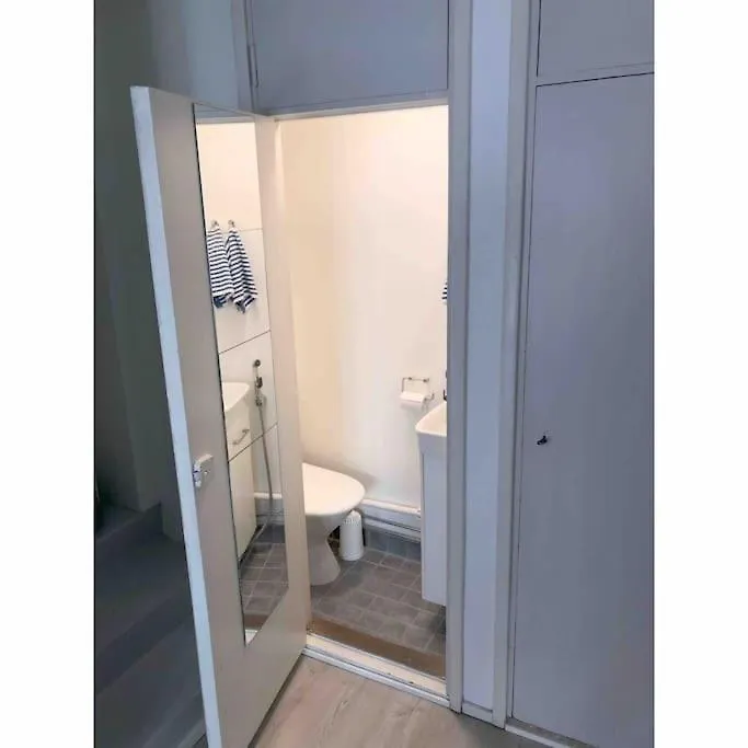 Modern City Studio With Own Patio Helsinki Finlandiya